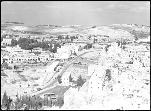 Jerusalem [with a long winding road in centre] [picture] / [Frank Hurley]