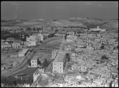 [Panorama of Jeruslem, 4] [picture] / [Frank Hurley]
