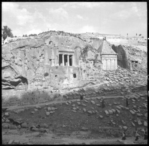 Miscellaneous scenes, Jerusalem, mostly in valley of Kedron [grotto of Saint James and tomb of Zacharia, ca. 1940-1945] [picture] / [Frank Hurley]