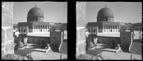 Jerusalem [Dome of the Rock, Haram esh Sharif, ca. 1940-1945] [picture] / [Frank Hurley]