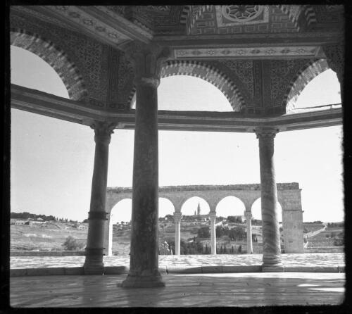 Three stereos taken in vicinity of The Dome of the Rock, actually the site of Solomons temple [1] [picture] / [Frank Hurley]