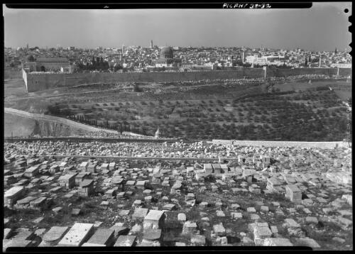 Jerusalem from the Mount of Olives [Jewish cemetery in foreground] [picture] / [Frank Hurley]
