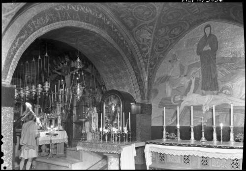[Jerusalem, the Sanctuary on calvary in the Church of the Holy Sepulchre] [picture] / [Frank Hurley]