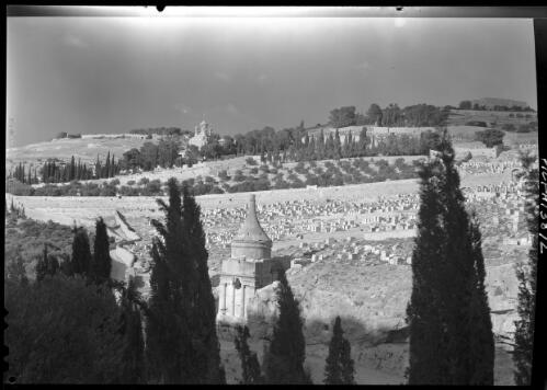 Mount of Olives Jerusalem [with the Jewish cemetery behind, and Absalom's Pillar in the foreground] [picture] / [Frank Hurley]
