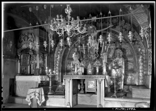 [The Sanctuary on Calvary in the Church of the Holy Sepulchre] [picture] / [Frank Hurley]