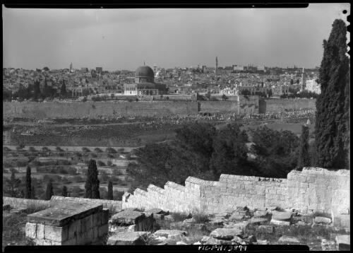 Jerusalem from Mount of Olives [2] [picture] / [Frank Hurley]
