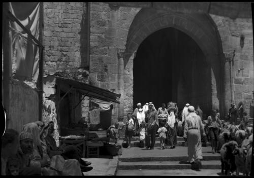 [Gate and entranceway to church or city, probably Jerusalem] [picture] / [Frank Hurley]