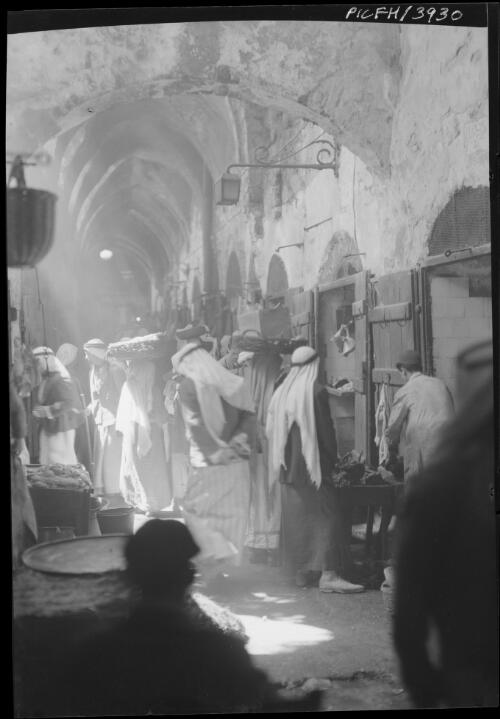 Bazaar in Old Jerusalem [picture] / [Frank Hurley]