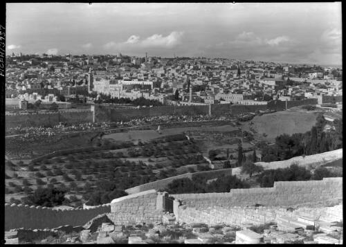 [Panorama of Jerusalem, 21 December 1942] [picture] / [Frank Hurley]