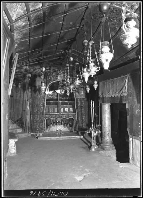 [The Chapel of the Nativity, Bethlehem] [picture] / [Frank Hurley]