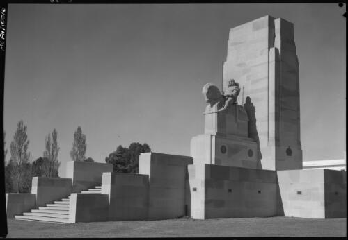 [King George V  monument at Old Parliament House, Canberra, 1] [picture] / [Frank Hurley]