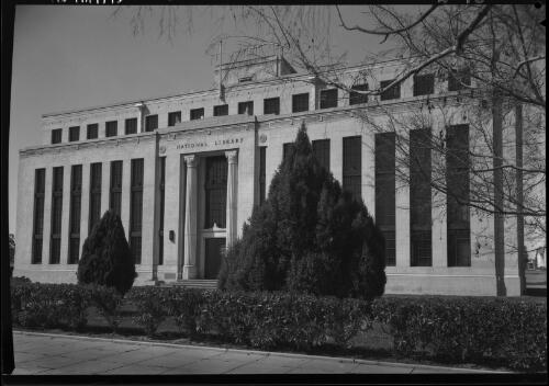 [The National Library of Australia, Kings Avenue, Canberra] [picture] / [Frank Hurley]