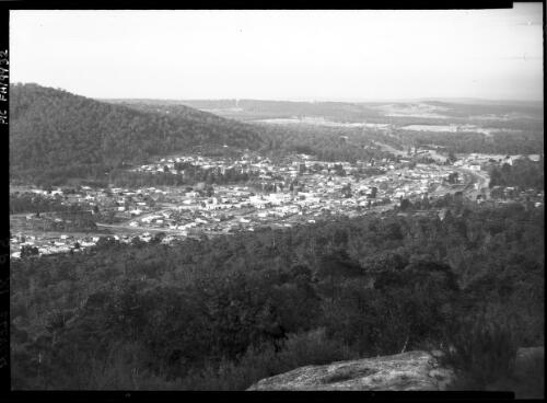 [General view from lookout Mittagong] [picture] / [Frank Hurley]