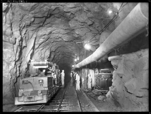 No.4 P S Headrace Tunnel [power station, Kiewa, December 1947] [picture] : [State Electricity Commission of Victoria] / [Frank Hurley]