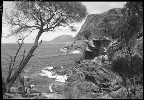 Sleepy Bay [picture] : [Coles Bay, Tasmania] / [Frank Hurley]