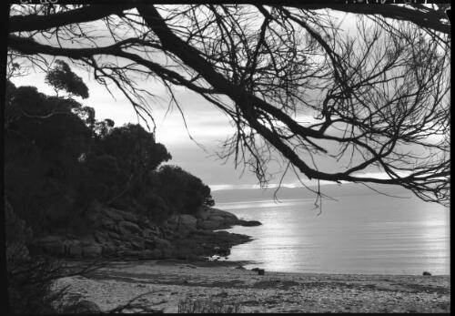 Sunset, Coles Bay, horizontal [picture] : [Coles Bay, Tasmania] / [Frank Hurley]