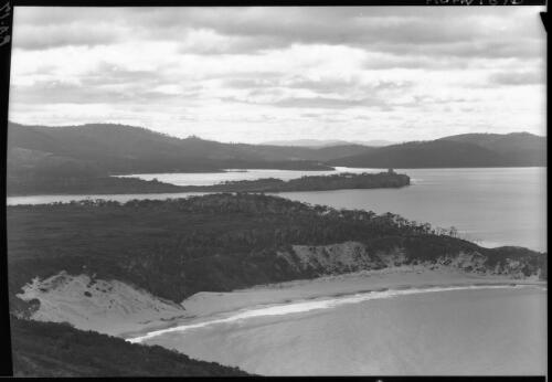 Port Arthur from Brown Mt.close up [Brown Mountain] [picture] : [Port Arthur, Tasmania] / [Frank Hurley]