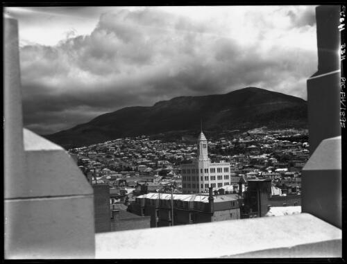 Hobart from City Mutual Blg [i.e. Colonial Mutual Life building] [picture] : [Hobart, Tasmania] / [Frank Hurley]