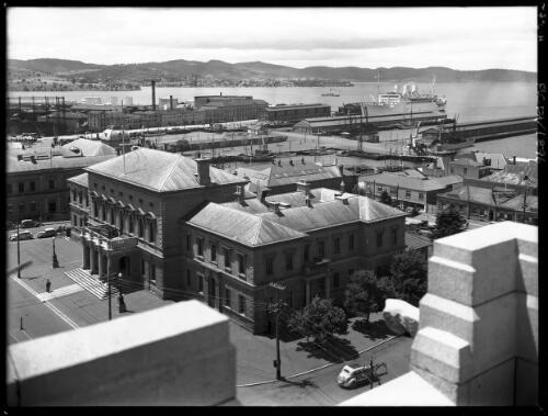 Looking to waterfront from City Mutual [i.e. Colonial Mutual Life building] [picture] : [Hobart, Tasmania] / [Frank Hurley]