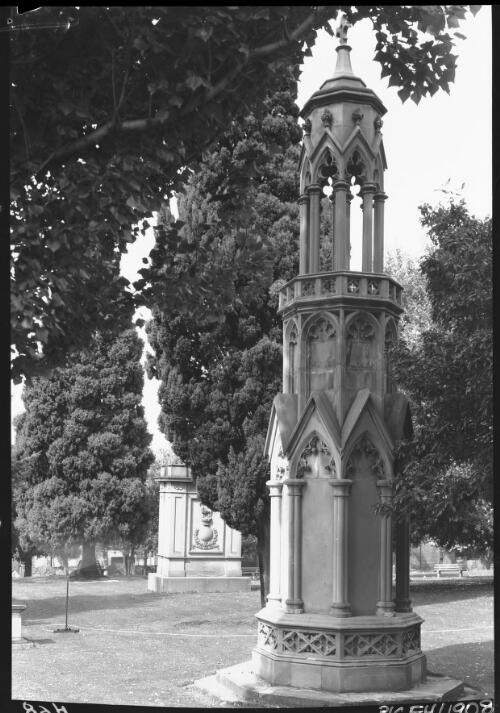 Old monuments [picture] : [Hobart, Tasmania] / [Frank Hurley]