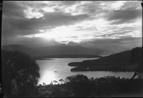Sunset looking towards Risdon [picture] : [Hobart, Tasmania] / [Frank Hurley]