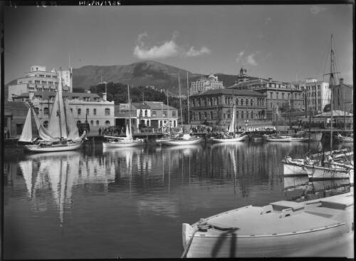 At the docks, Hobart [sea going yachts, Constitution Dock] [picture] : [Hobart, Tasmania] / [Frank Hurley]