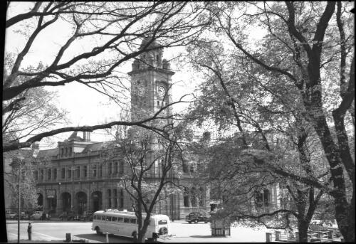 Post Office through trees, Franklin Sq [picture] : [Hobart, Tasmania] / [Frank Hurley]