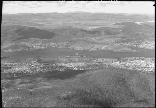 Birds eye without lookout [1] [picture] : [Hobart, Tasmania] / [Frank Hurley]