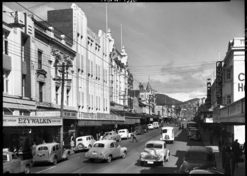 Liverpool St [showing cars, pedestrians, Rundles, Mathers, Coles] [picture] : [Hobart, Tasmania] / [Frank Hurley]