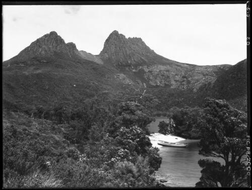 Various views of Cradle Mountain from Dove Lake [2] [picture] : [Cradle Mountain, Tasmania] / [Frank Hurley]