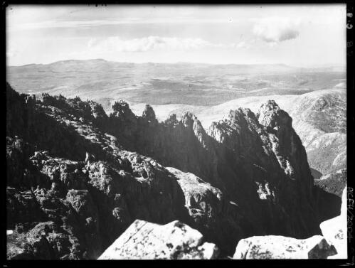 Two views of Cradle Mountain contour [picture] : [Cradle Mountain, Tasmania] / [Frank Hurley]