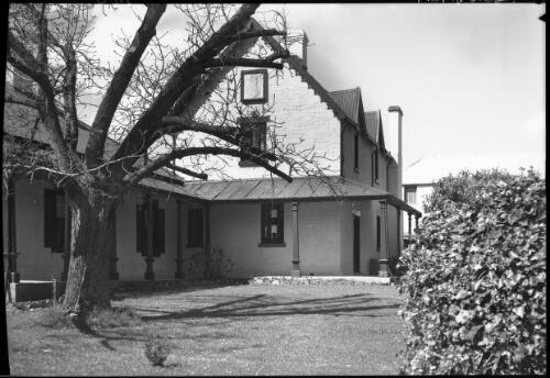 The National House [Entally at Hadspen, 2] [picture] : [Tasmania] / [Frank Hurley]
