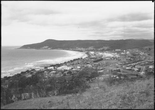 Burnie looking south [picture] : [North West Coast, Tasmania] / [Frank Hurley]