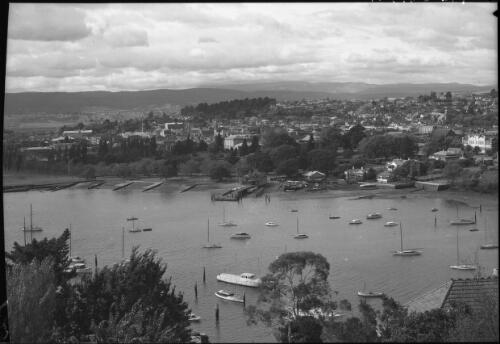 Launceston Tas, panorama [2] [picture] : [Launceston, Tasmania] / [Frank Hurley]