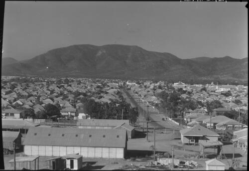 Looking towards Taylor Range, Brisbane, Queensland, ca. 1953 [picture] / [Frank Hurley]