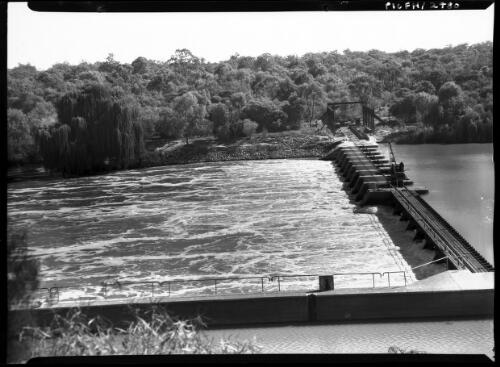 [Lock 4 Murray River] [picture] : [South Australia] / [Frank Hurley]