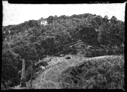 Blue Lake Mt Gambier from Adam Lindsay Gordon Monument [4] [picture] : [South Australia] / [Frank Hurley]
