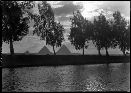 [The Pyramids, the Nile River and trees] [picture] : [Cairo, Egypt, World War II] / [Frank Hurley]