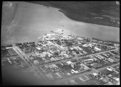 [Aerial view of Cairns, 2] [picture] / [Frank Hurley]