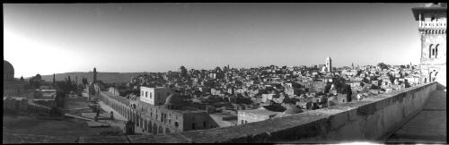 [Jerusalem, Haram esh Sharif and Dome of the Rock on left] [picture] / [Frank Hurley]