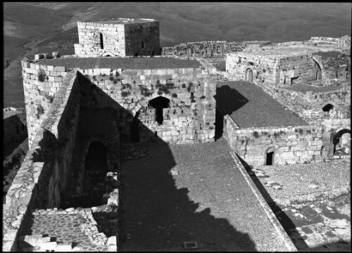 Crusaders Castle Crac. Di. Chevaliers Syria [picture] : [Syria, World War II] / [Frank Hurley]