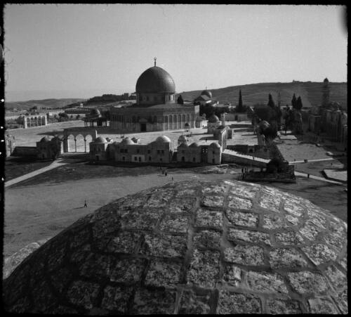 Jerusalem [Dome of the Rock, stone dome in immediate foreground] [picture] / [Frank Hurley]
