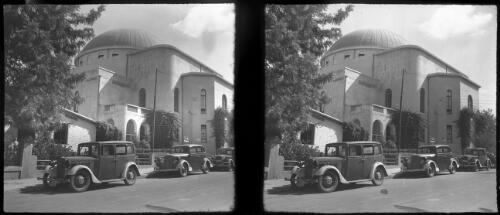 Tel Aviv [domed building, three vehicles] [picture] / [Frank Hurley]