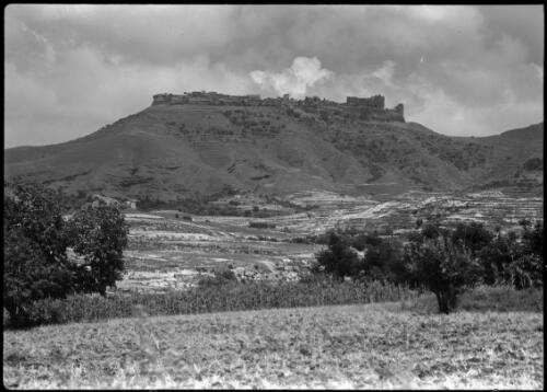 Crusaders Castle on heights near Latakia Syria [picture] : [Syria, World War II] / [Frank Hurley]