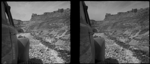 El Kerak Crusader ruins on way to Petra [picture] : [Jordan, World War II] / [Frank Hurley]