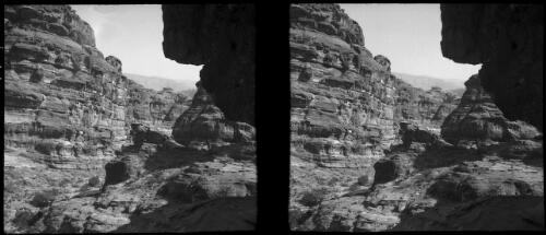 El Khazne, Petra [picture] : [Jordan, World War II] / [Frank Hurley]