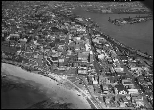 [Aerial view of Newcastle Beach and Hunter River, Newcastle, NSW] [picture] / [Frank Hurley]