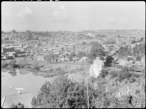 [Town, harbour, boats, houses, 6] [picture] : [Tasmania] / [Frank Hurley]