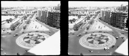 Solman Pasha, looking down onto Midan Ismalia Cairo, also view Midan Ismalia, looking Towards Cairo Museum [picture] : [Cairo, Egypt, World War II] / [Frank Hurley]