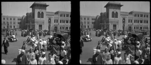Main Railway Station [picture] : [Cairo, Egypt, World War II] / [Frank Hurley]